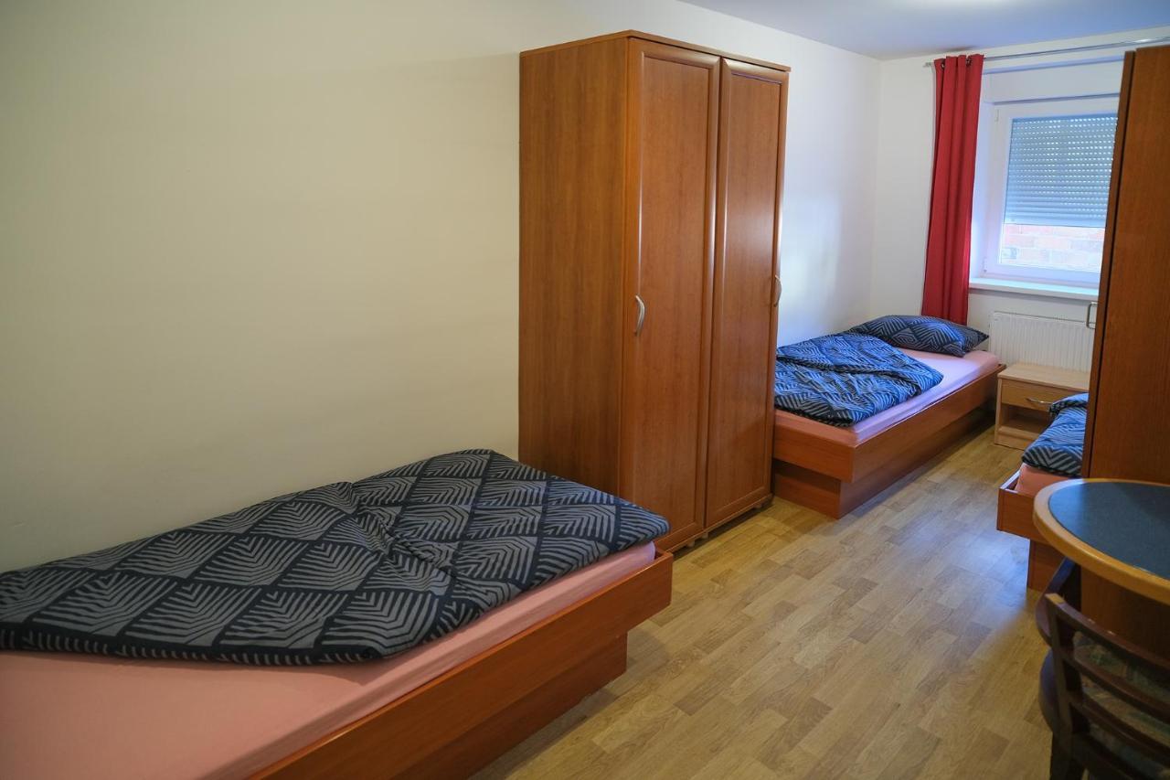 Sostanj Velenje Ravne Sobe Rooms Vrtacnik D O O Exterior photo